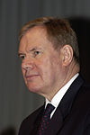 https://upload.wikimedia.org/wikipedia/commons/thumb/d/da/Paavo_Lipponen_2004.jpg/100px-Paavo_Lipponen_2004.jpg